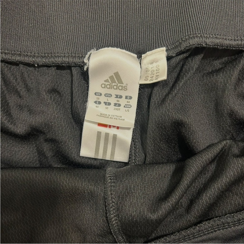 Adidas Women's Athletic Black Shorts Lightweight Performance Large - Picture 3 of 7